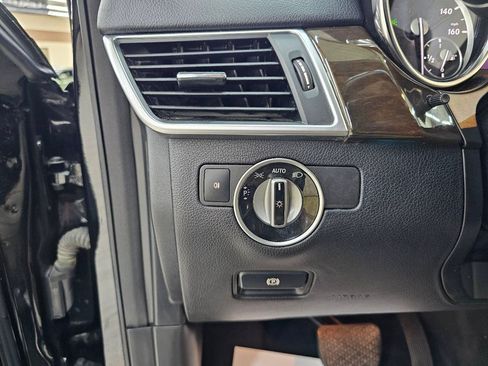 Used 2015 Mercedes-Benz GL 450 4MATIC w/ Appearance Package image 39
