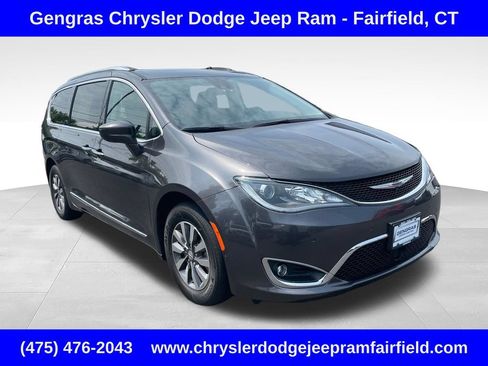 Used 2020 Chrysler Pacifica Touring-L Plus FWD image 1