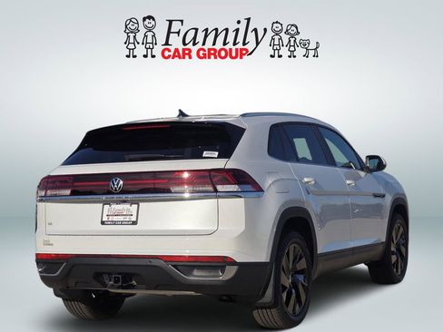 New 2026 Volkswagen Atlas Cross Sport SE FWD image 4