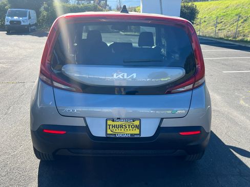 Used 2022 Kia Soul EX image 9