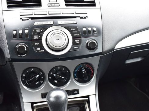 Used 2011 MAZDA MAZDA3 i Touring image 29