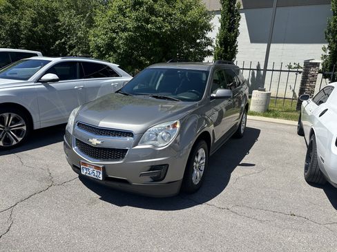 Used 2012 Chevrolet Equinox LT FWD image 2
