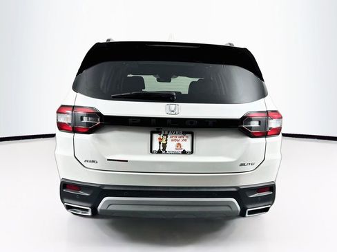 Used 2024 Honda Pilot Elite image 8