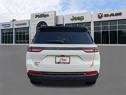 New 2025 Jeep Grand Cherokee Limited image 5