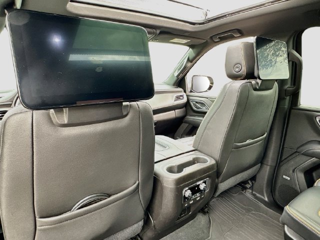 Used 2021 GMC Yukon XL AT4 w/ AT4 Premium Plus Package AWD/4WD image 27