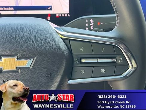 Used 2025 Chevrolet Suburban Premier AWD/4WD image 18