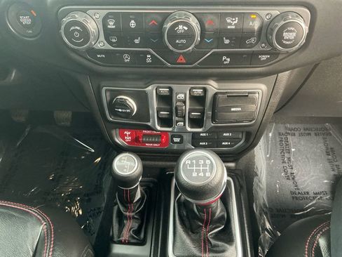 Used 2018 Jeep Wrangler Unlimited Rubicon image 17