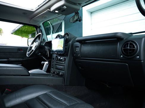 Used 2005 HUMMER H2 w/ Preferred Equipment Group AWD/4WD image 53