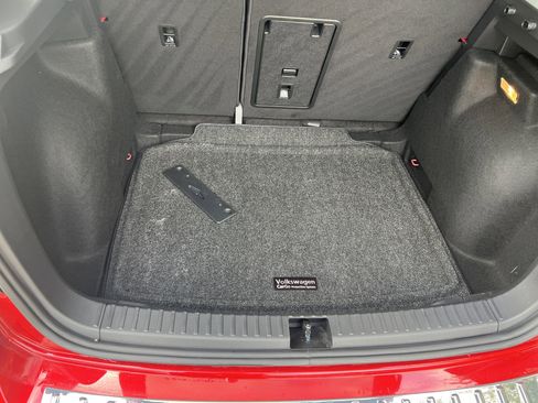 Certified 2022 Volkswagen Taos SE image 27