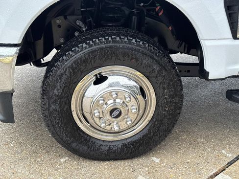 New 2026 Ford F350 XL w/ XL Chrome Package image 6