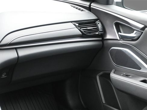 Certified 2025 Acura RDX SH-AWD image 13