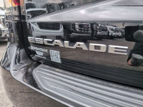 Used 2024 Cadillac Escalade Sport AWD/4WD image 7
