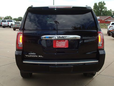 Used 2019 GMC Yukon XL Denali w/ Denali Ultimate Package image 5