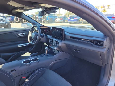 Used 2025 Ford Mustang GT w/ GT Performance Package image 27