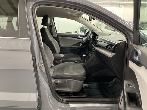 Used 2022 Volkswagen Taos SE w/ IQ.Drive SE Package image 11