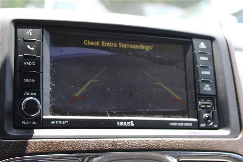 Used 2013 Chrysler Town & Country Touring FWD image 18