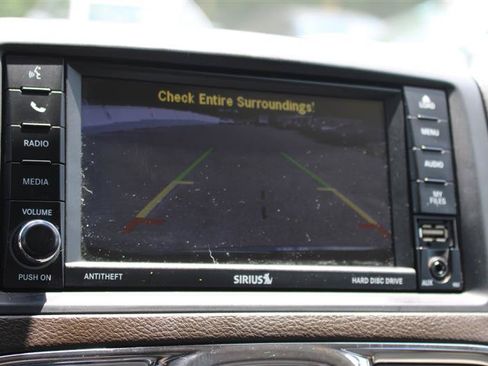 Used 2013 Chrysler Town & Country Touring FWD image 18