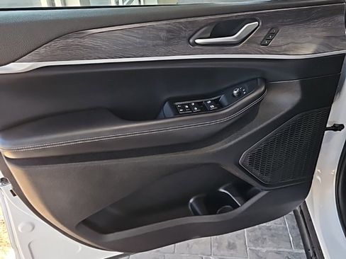 Used 2024 Jeep Grand Cherokee Limited image 26