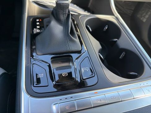 New 2026 Kia Carnival EX FWD image 22