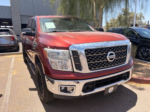 Used 2017 Nissan Titan SV AWD/4WD image 3