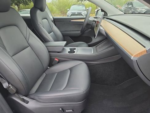 Used 2023 Tesla Model Y Long Range image 10
