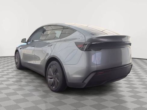 Used 2026 Tesla Model Y Long Range RWD image 14