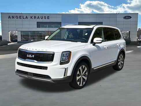 Used 2022 Kia Telluride EX w/ EX Premium Package FWD image 3