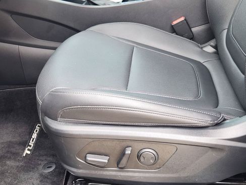 Used 2025 Hyundai Tucson SEL FWD image 23