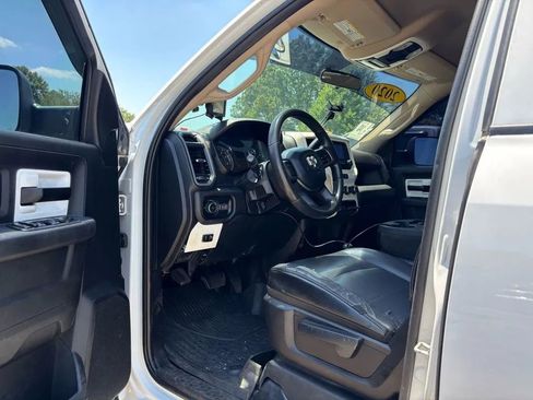 Used 2020 RAM 2500 Tradesman w/ Chrome Appearance Group AWD/4WD image 8