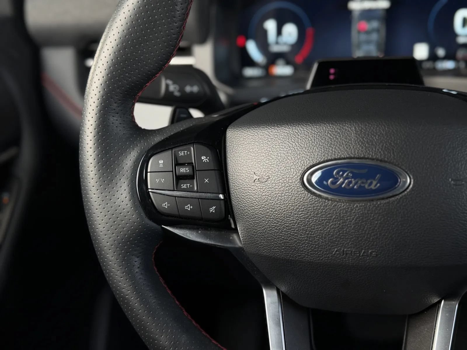 Used 2025 Ford Explorer ST AWD/4WD image 24
