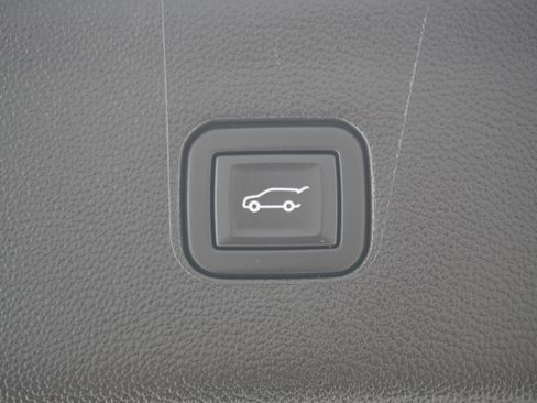 Used 2024 Buick Enclave Avenir w/ Avenir Technology Package FWD image 36