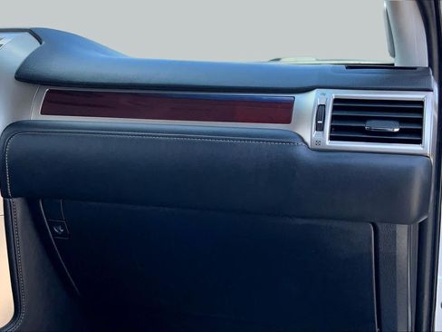 Used 2015 Lexus GX 460 w/ Premium Package AWD/4WD image 18