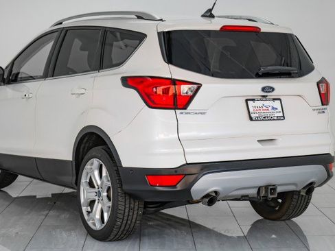 Used 2019 Ford Escape Titanium image 59
