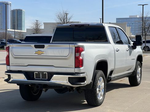 Used 2023 Chevrolet Silverado 2500 LTZ w/ LTZ Premium Package image 9