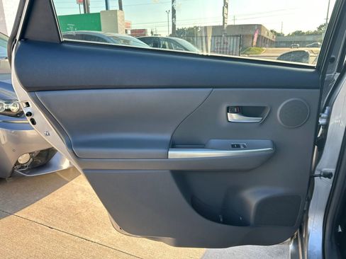 Used 2012 Toyota Prius V Five FWD image 19