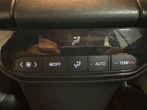 Used 2023 Toyota Highlander Bronze Edition AWD/4WD image 13