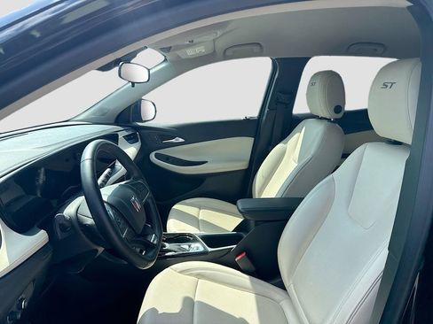 Used 2024 Buick Encore GX Sport Touring image 10