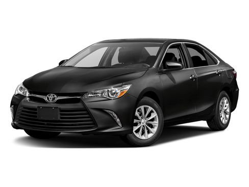 Used 2017 Toyota Camry LE FWD image 1