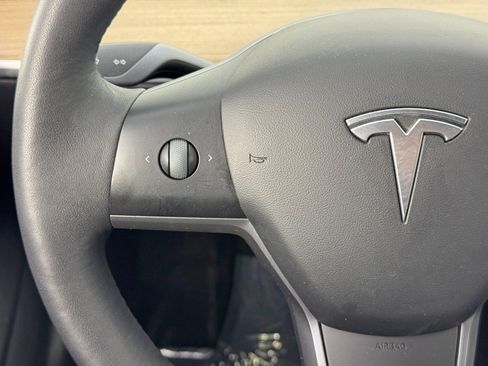 Used 2021 Tesla Model 3 Performance image 19