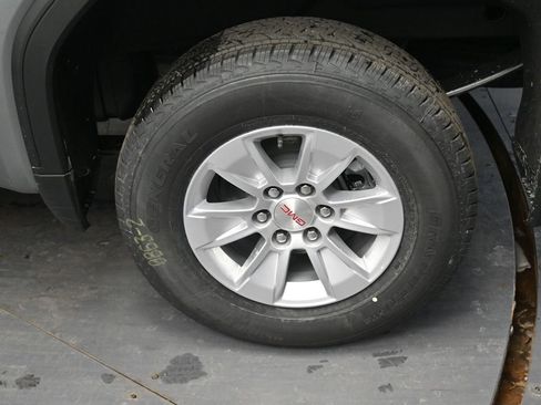 New 2026 GMC Sierra 1500 SLE w/ Preferred Package image 14