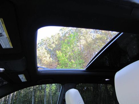 Used 2017 Cadillac XT5 Luxury image 16