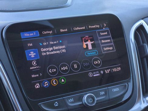 Used 2022 Chevrolet Equinox Premier image 13