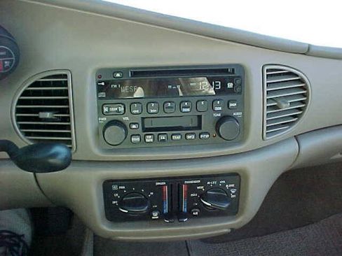 Used 2004 Buick Century Custom FWD image 24