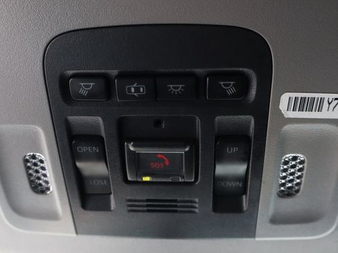 Used 2020 Toyota Camry SE FWD image 30