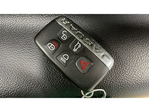 Used 2017 Jaguar F-PACE Prestige image 20