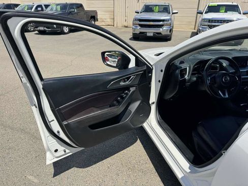 Used 2017 MAZDA MAZDA3 Grand Touring FWD image 21