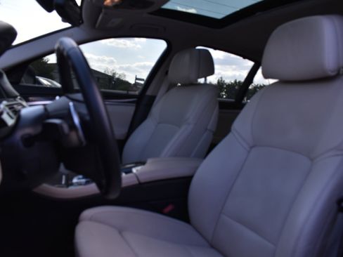 Used 2015 BMW 550i Sedan image 25