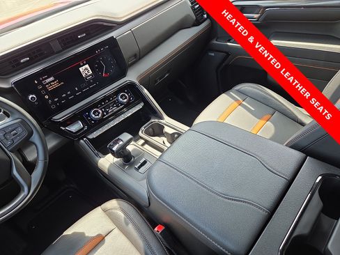 Used 2023 GMC Sierra 1500 AT4 w/ Technology Package AWD/4WD image 12