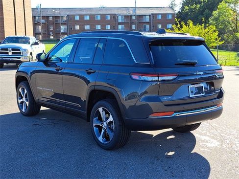 New 2025 Jeep Grand Cherokee Limited image 3
