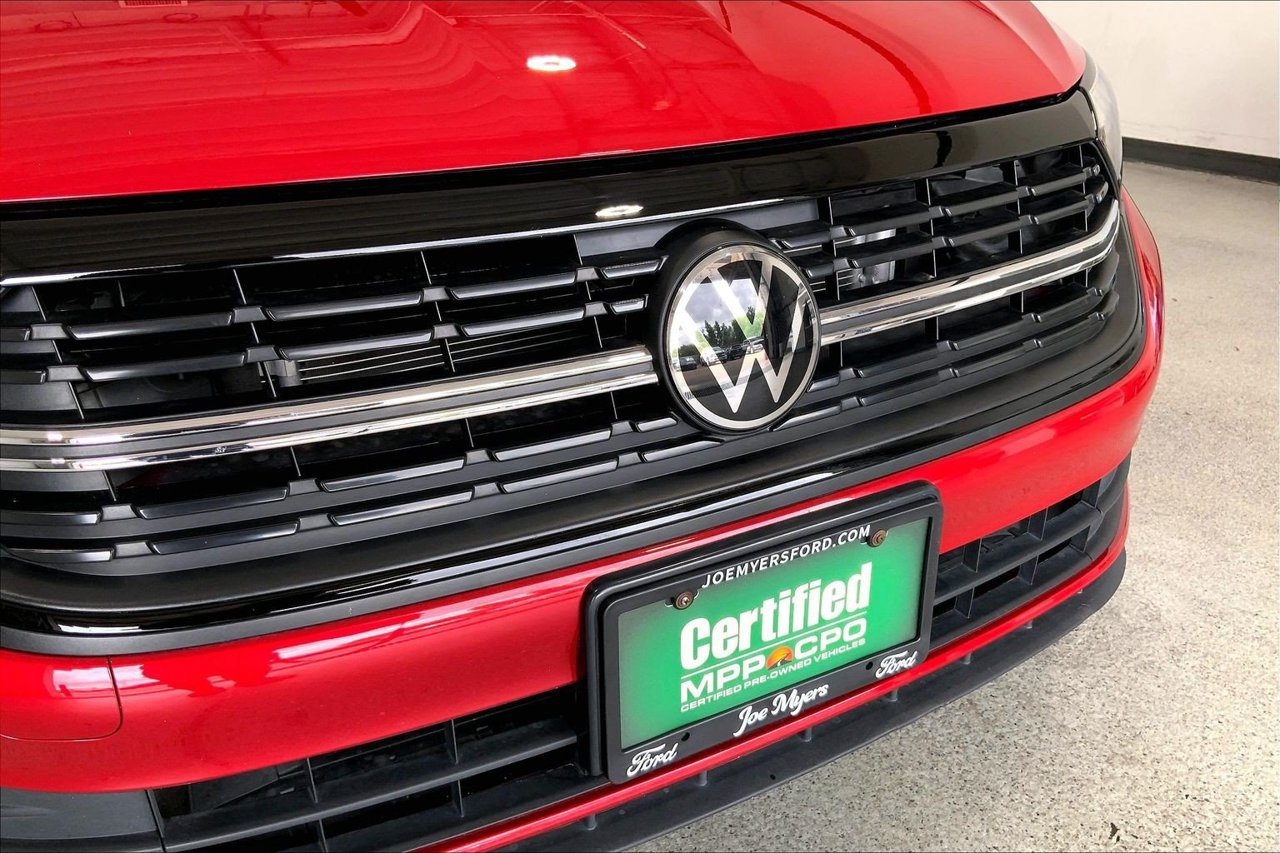 Used 2024 Volkswagen Jetta Sport FWD image 30